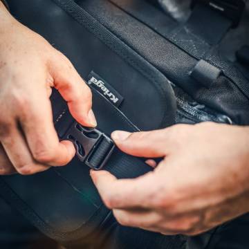 Geantă Moto Tip Poștaș KRIEGA SLING 8 Litri · Negru  - 6