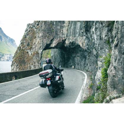 Geantă Moto Topcase GIVI V58N Maxia 5 Monokey 58L · Gri / Negru / Roșu  - 7